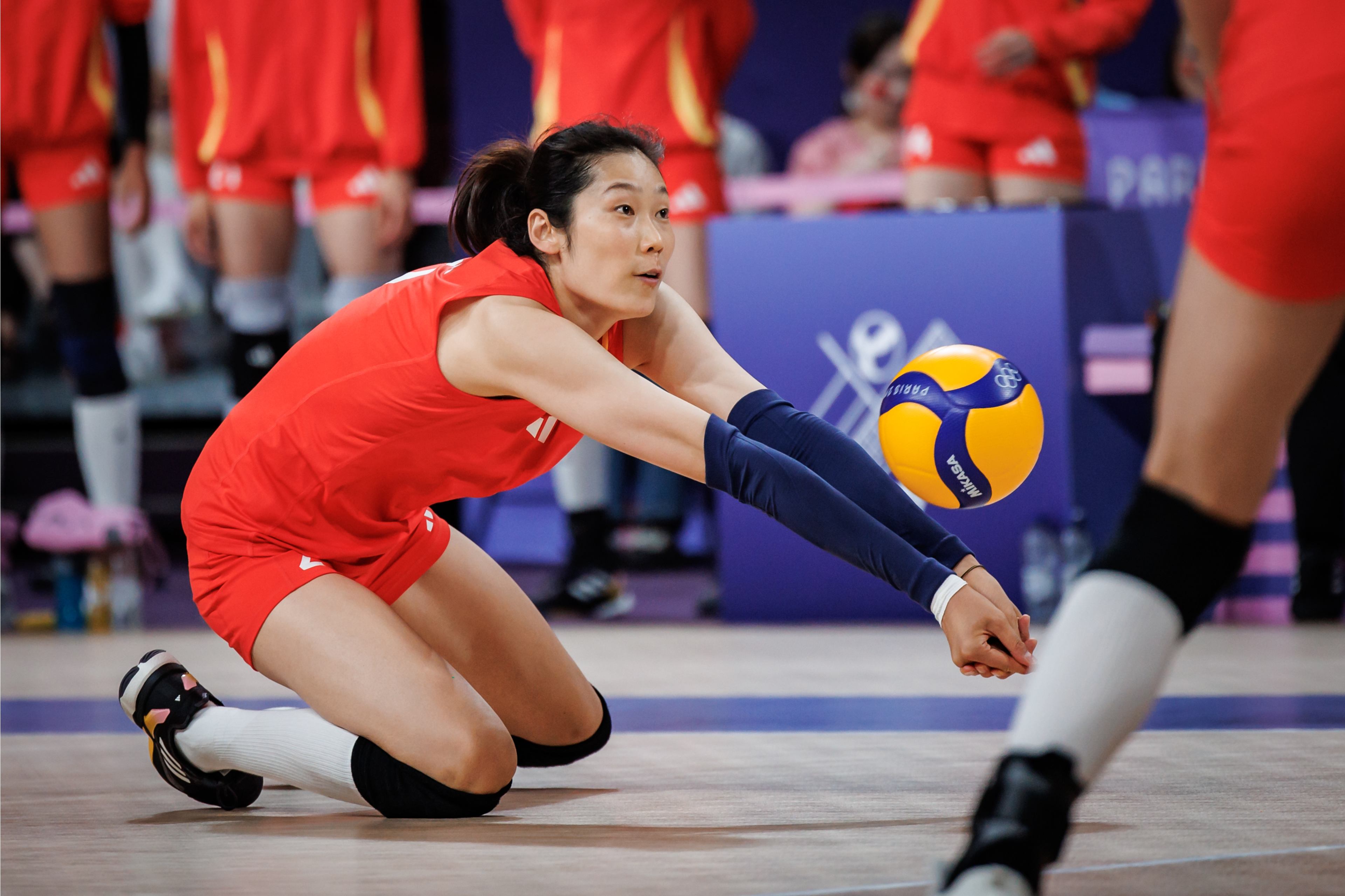 塞尔维亚球队逆风翻盘，晋级淘汰赛