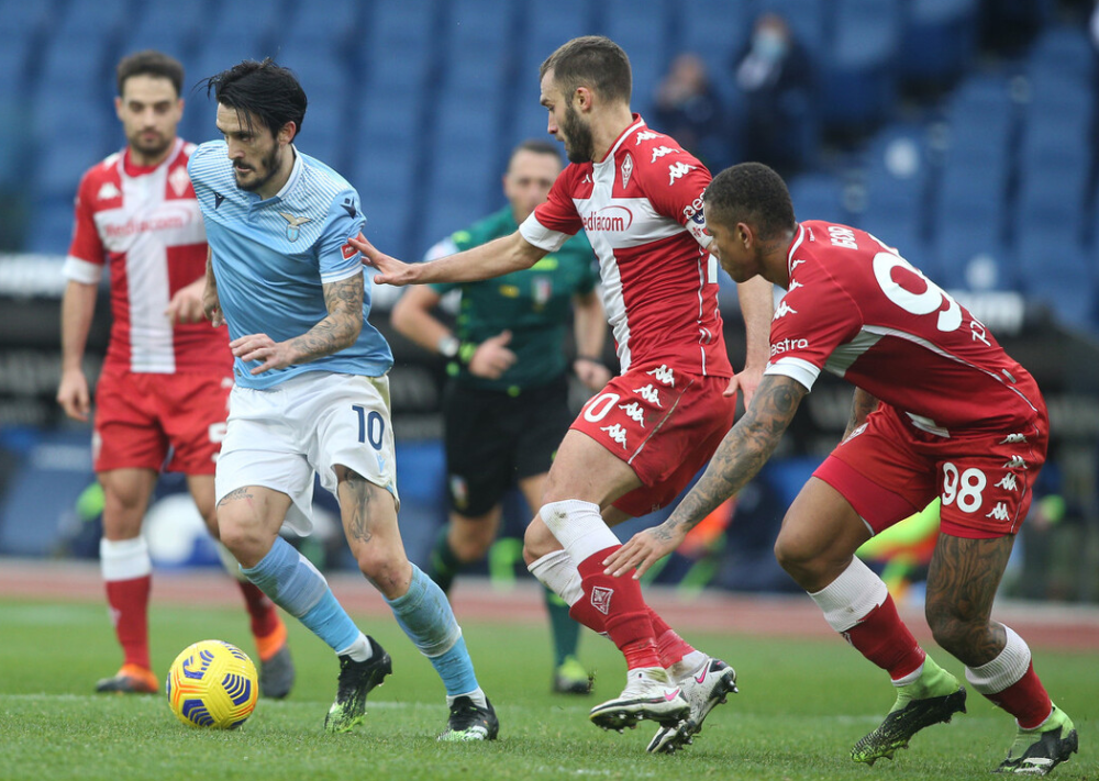 包含夺冠劲旅再战激烈，球迷热情高涨的词条